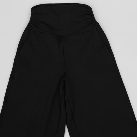 Lululemon pants super high waisted - Picture 3 of 7